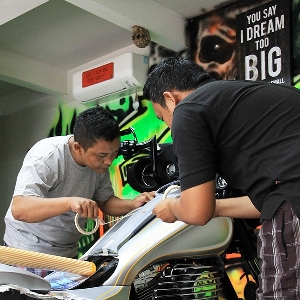 Proses mal stripes airbrush