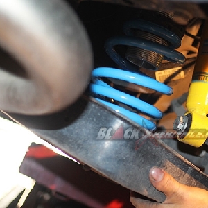 Proses pemasangan suspensi