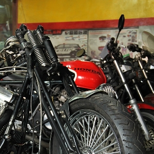 Jajaran motor gede di area workshop