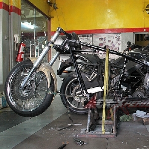 Rangka sementara Harley-Davidson Softail EVO