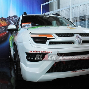 Signal Kustom Bersiap Garap Eksterior Renault Duster dengan Mural Art di IIMS 2014