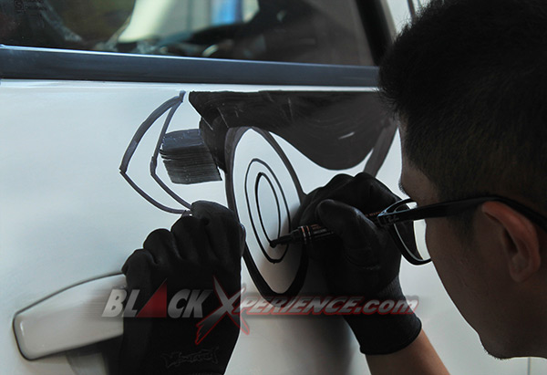 Signal Kustom Bersiap Garap Eksterior Renault Duster dengan Mural Art di IIMS 2014