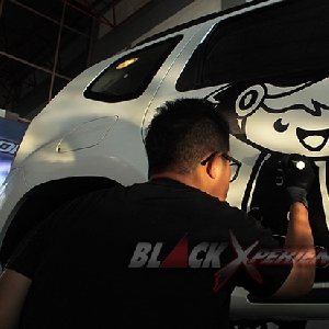 Signal Kustom Bersiap Garap Eksterior Renault Duster dengan Mural Art di IIMS 2014