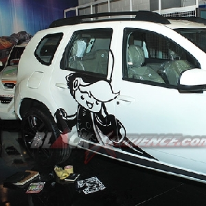 Signal Kustom Bersiap Garap Eksterior Renault Duster dengan Mural Art di IIMS 2014