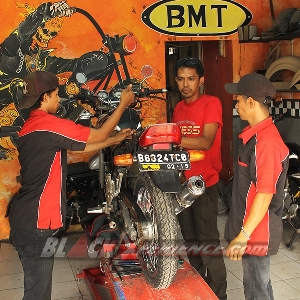 Selesai bongkar bodi, tangki pun dibongkar juga