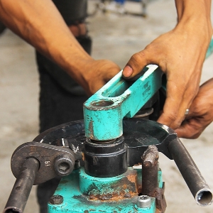 Subframe yang sudah di roll, siap untuk di las ke rangka mtor