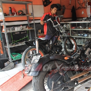 Aktivitas kesibukan crew BMT