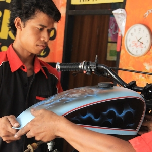 Proses pemasangan tangki