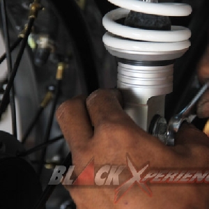 Pemasangan suspensi