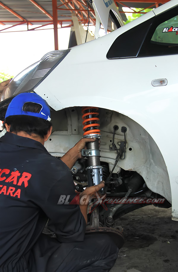 Pemasangan suspensi JS Racing