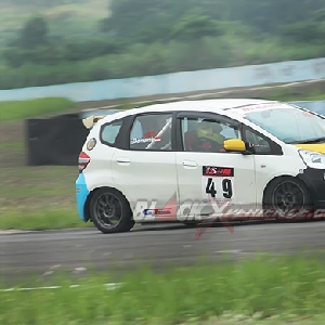 Proses test ride Honda Jazz touring car