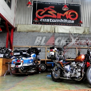 Area perakitan Bimo Custombikes, dibagian belakang showroom