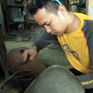 Aktivitas mekanik membuat bodi custom