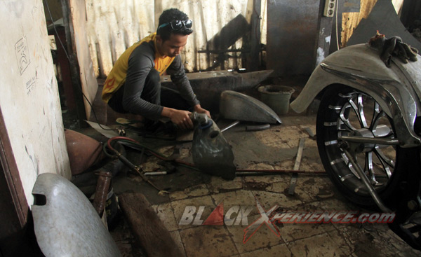 Proses penggarapan tangki custom prostreet kustom