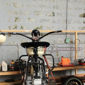 Beberapa proyek modifikasi yang sedang berjalan di Bimo Custombikes