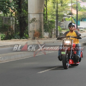 Crew Bimo Custombikes melakukan test ride