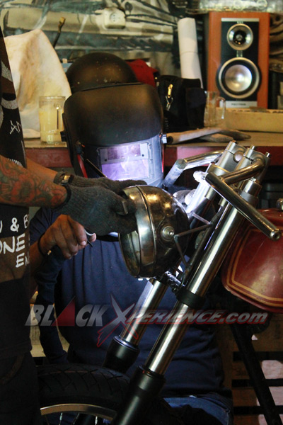 Buntut Cafe Racer Ikut Ramaikan Modifikasi WreenchMonkees