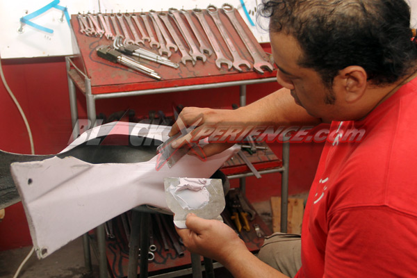 Proses dempul bodi Yamaha V-ixion Naked Samurai