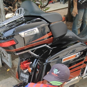 Salah satu aktivitas crew Imagineering Custom