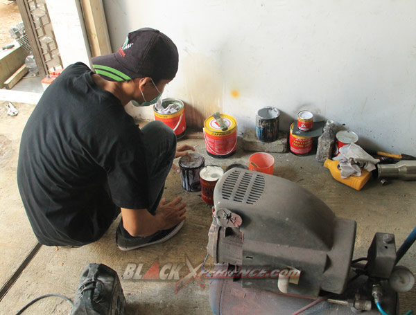 Persiapan cat Harley-Davidson Road king Cafe Bagger 