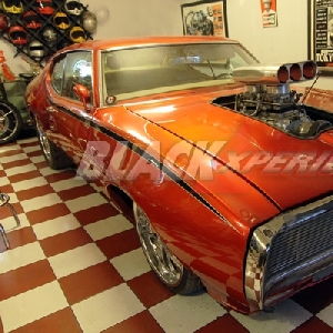 Pontiac GTO, salah satu koleksi milik Vero