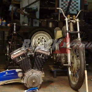 Area kerja bengkel KickAss Choppers