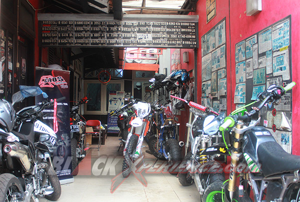 Ditangan Caos Custom Bike Yamaha Scorpio Berubah Jadi Supermoto