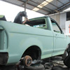 Desain Grafis Simpel Dominasi Bodi Kijang