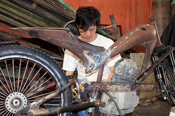 Body CB 125 Siap Dicat dan Krom
