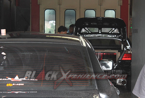 Fiber Dominasi Bodykit Honda CR-V Street Racing