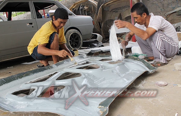 Fiber Dominasi Bodykit Honda CR-V Street Racing