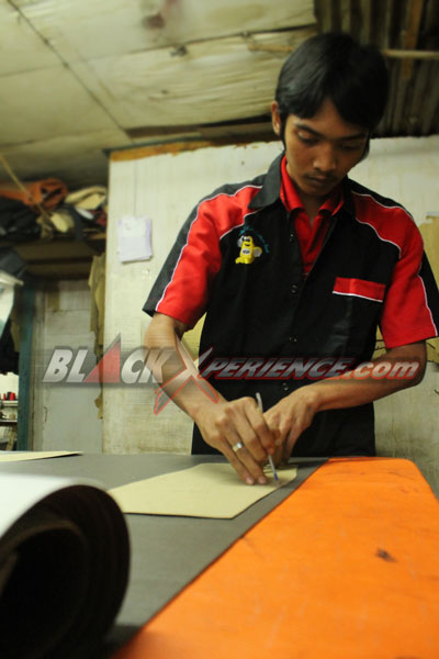 Episode III : Interior Lapis Kulit Sintetis 1,4 mili