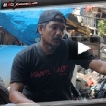 Modifikasi Kilat Hantu Laut Garap Suzuki GSX750 Cafe Racer