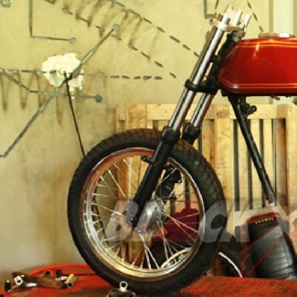 Buntut Cafe Racer Ikut Ramaikan Modifikasi WrenchMonkees