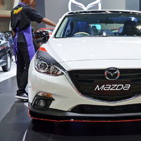 Dress Up Mazda 3 Hatchback Ramaikan BMS 2014