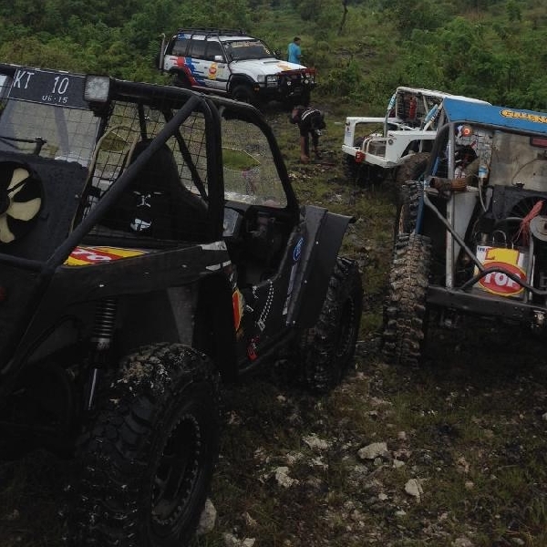 TOP 1 dan LC VX Owner Group Indonesia gelar Extreme Offroad Adventure