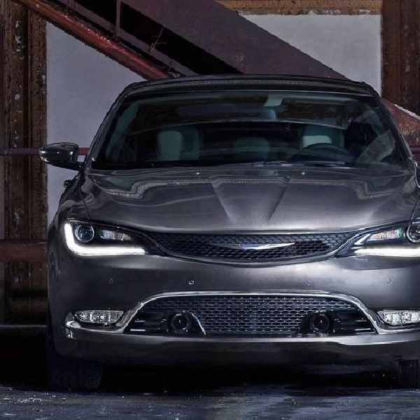 Prinsipal benamkan fitur baru di Chrysler 200 2015