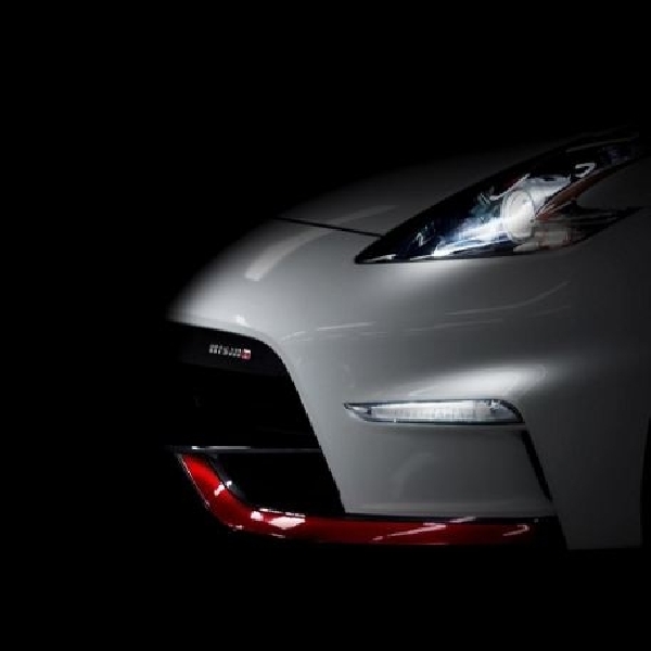 Teaser menggoda Nissan 370Z Nismo 2015