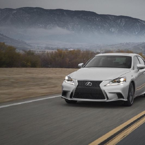 Lexus lakukan penyegaran untuk model IS 2015