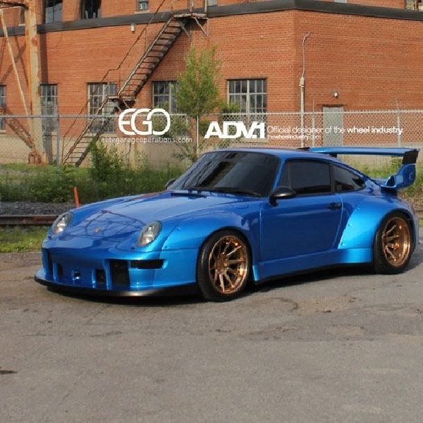 Porsche 993 makin gaya adopsi widebody RWB