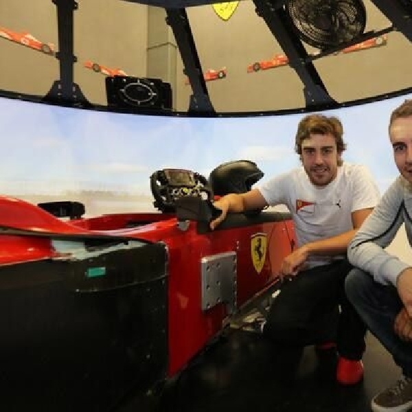 Lorenzo kunjungi Markas Ferrari