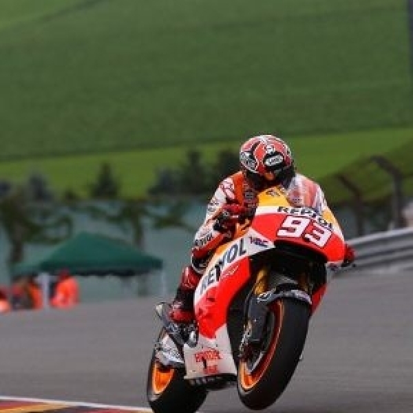 Start dari paddock, Marquez tetap tidak terbendung