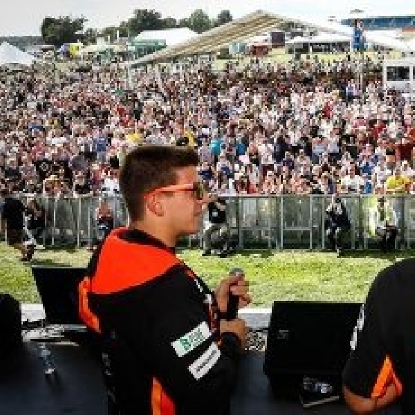 Colin Edwards gelar lelang di Silverstone