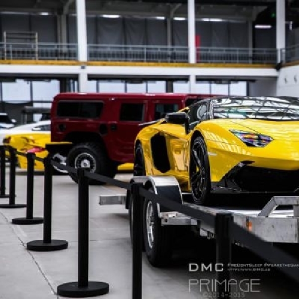 DMC pertegas karakter balap Aventador LP720 Roadster MV