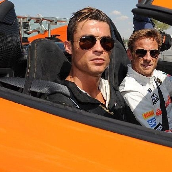 Button ajari CR7 ngebut pakai supercar McLaren