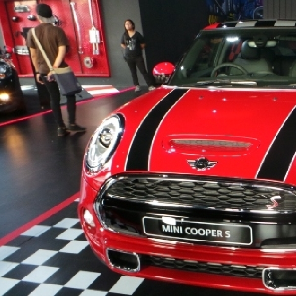 Usung tema berbeda, MINI hadirkan jagoan baru di IIMS 2014