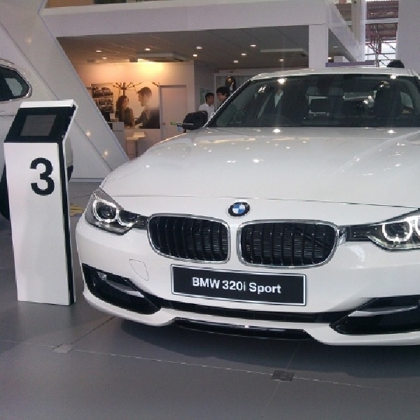 BMW 320i paling laris diburu