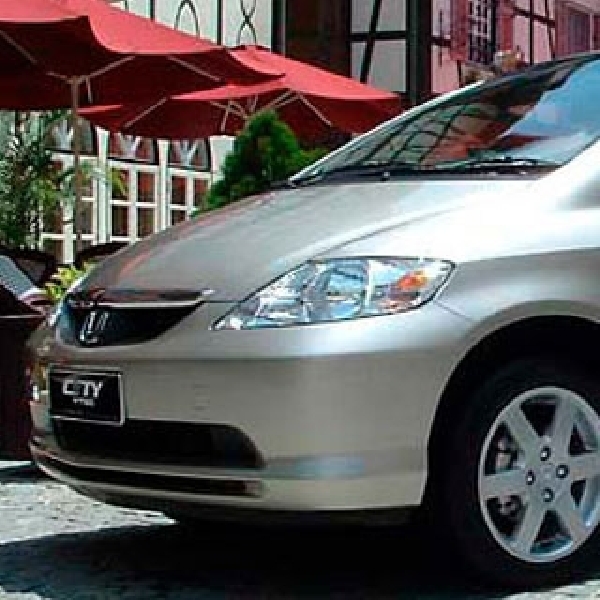 Honda Lakukan Recall City Produksi 2004