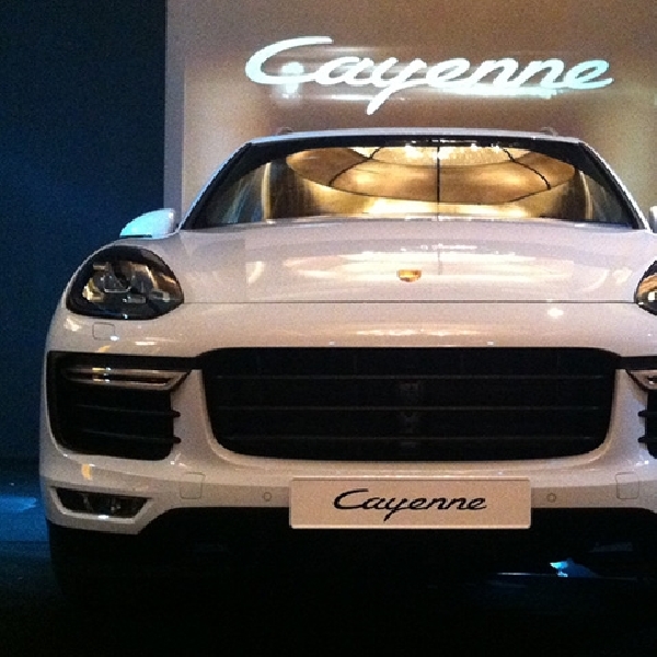 New Porsche Cayenne dan 911 Targa 4S Hadir di Indonesia