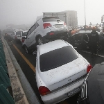 Kecelakaan Beruntun 100 Mobil, 65 Orang Terluka